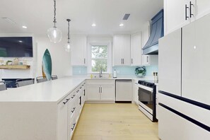 Fridge, microwave, oven, stovetop - Waterview duplex with gas grill, internet, and bunkrooms (Dauphin Island)