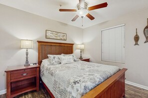 2 bedrooms, iron/ironing board, WiFi, bed sheets - Beach resort condo with patio, central AC, WiFi, on-site pool, & beach access (Orange Beach)