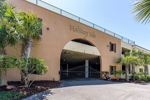 Exterior - Beachfront condo with indoor & outdoor pools, hot tub, fitness center, tennis (Dauphin Island)