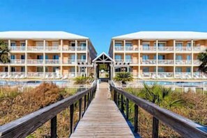 Exterior - Perfect beachfront condo with pool, internet, and washer and dryer (Dauphin Island)