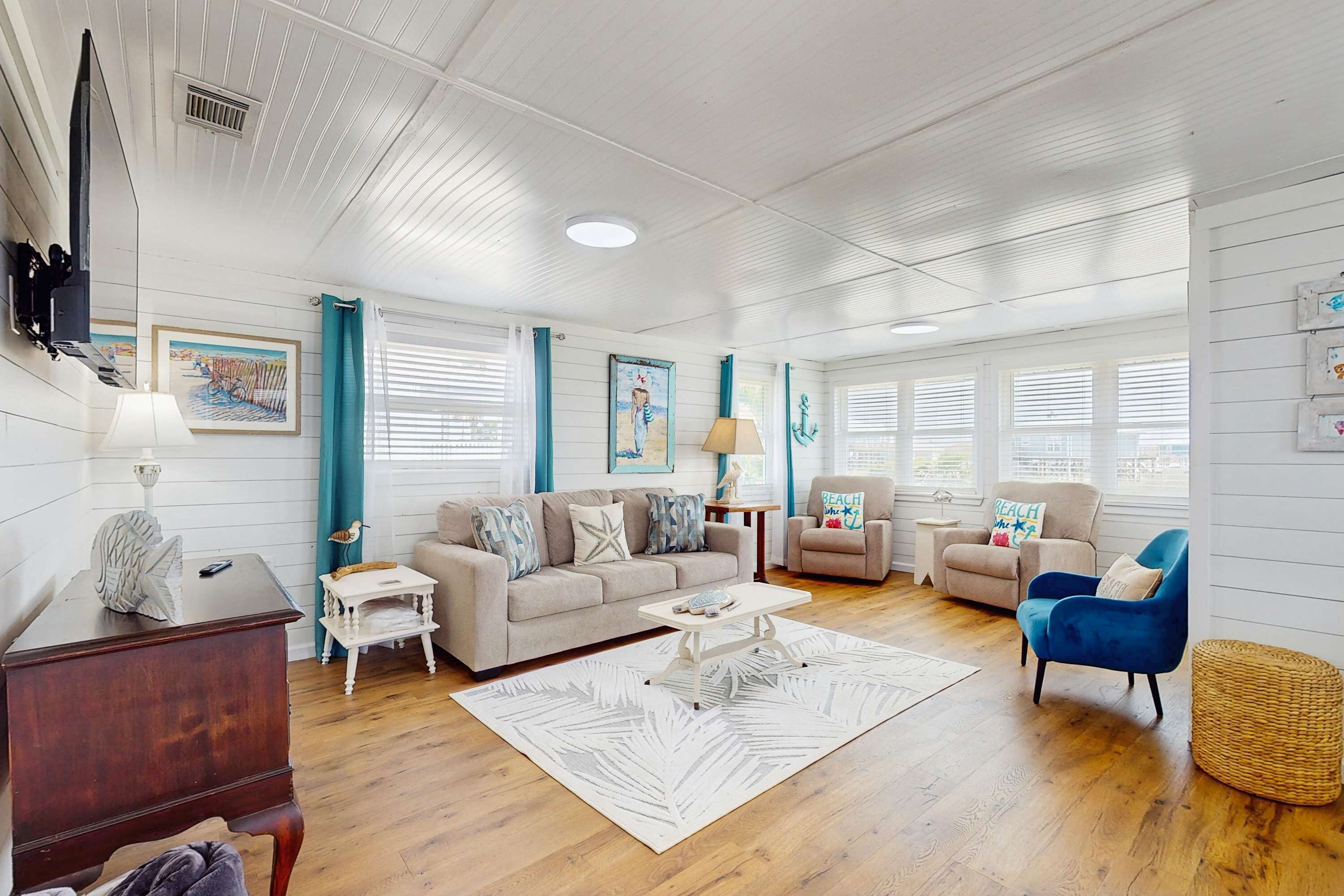 Televisión y oficina 