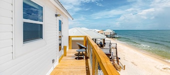 Gulf Front Paradise - Swim Spa, Dolphin Spotting, and Beach at Your Doorstep