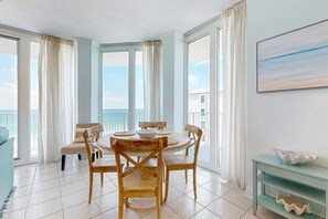 Dining - Beachfront Condo with Gulf View & Shared Pools/Hot Tubs - Snowbirds Welcome (Gulf Shores)