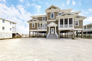 Exterior - Large and Beautiful Beachfront Home with Private Pool, Central AC (Gulf Shores)