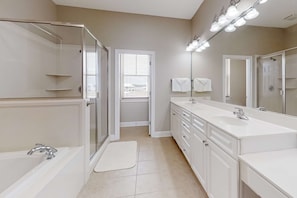 Shower, towels - Large and Beautiful Beachfront Home with Private Pool, Central AC (Gulf Shores)