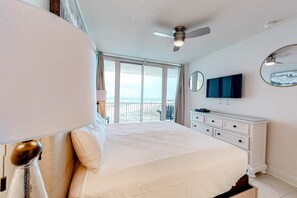 1 bedroom, WiFi, bed sheets - Coastal Condo w/ Balcony & Shared Pools/Hot Tubs/Gym and Gulf views (Gulf Shores)
