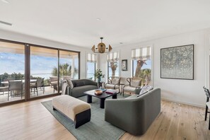 TV - Sandpiper's Retreat|Gulf Front|Private Pool|Golf Cart (Santa Rosa Beach)