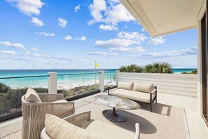 Property grounds - Sandpiper's Retreat|Gulf Front|Private Pool|Golf Cart (Santa Rosa Beach)