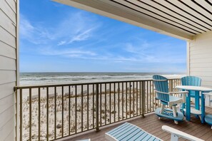 Property grounds - Fantastic home on beach with pool, hot tub, free WiFi, elevator, & central AC (Gulf Shores)
