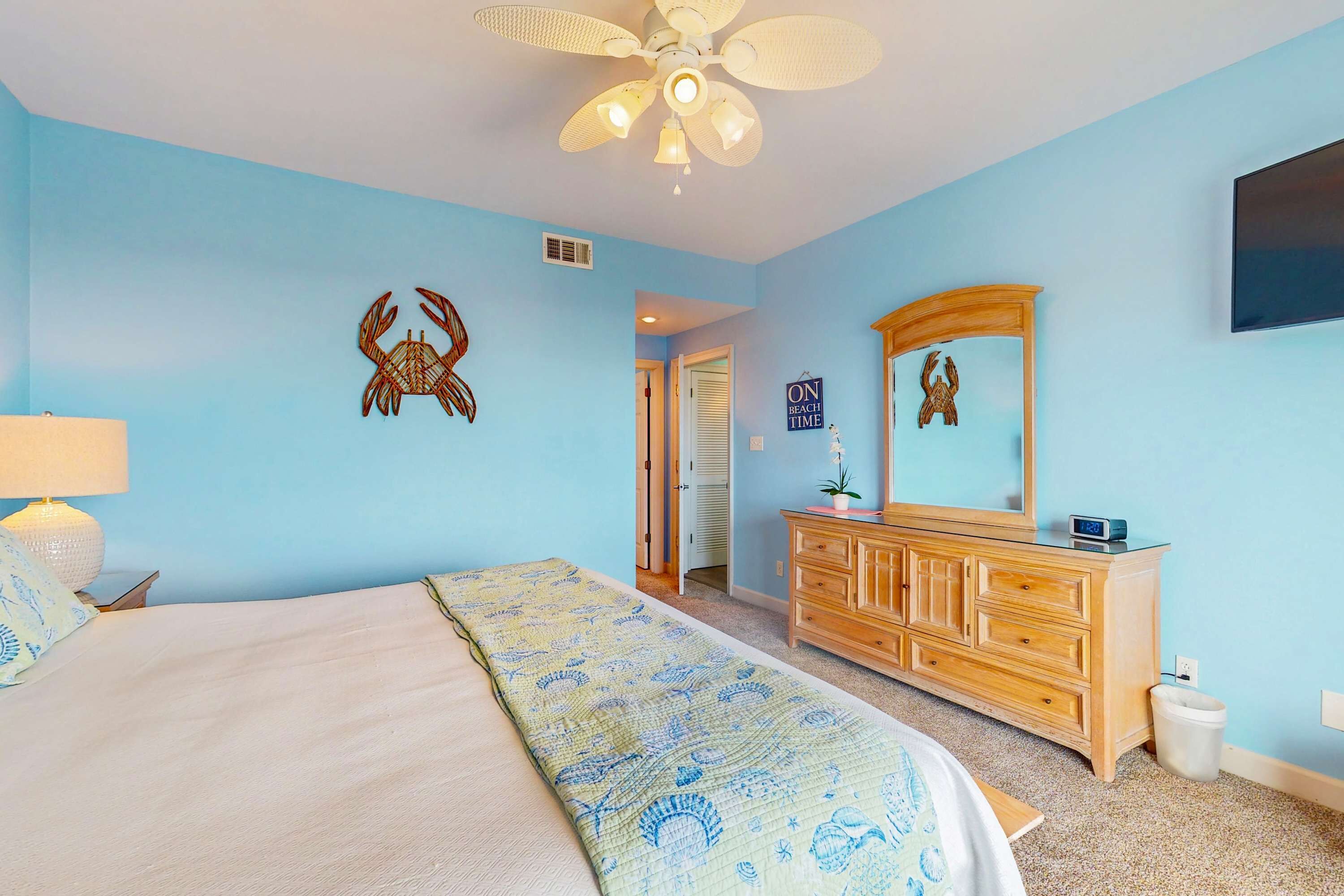 6 bedrooms, WiFi, bed sheets