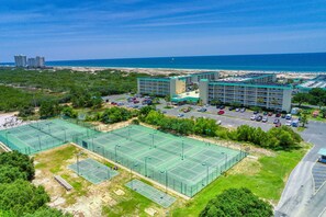 Sports court - Beachview condo with multiple, shared pools, gym, hot tub and beach access (Gulf Shores)