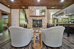 Interior - Forest View Cabin with Hot Tub and Game Room (Broken Bow)