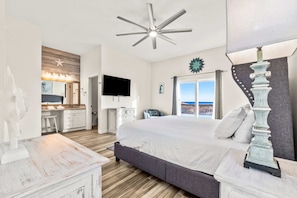 4 bedrooms, iron/ironing board, WiFi, bed sheets - Beachfront retreat with private pool, wraparound deck & screened-in porch (Gulf Shores)