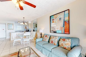 TV, DVD player, offices - Sixth-floor condo with gorgeous Gulf Views, WiFi, pool, sauna & tennis (Orange Beach)