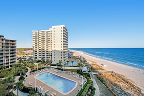 Pool - Sixth-floor condo with gorgeous Gulf Views, WiFi, pool, sauna & tennis (Orange Beach)