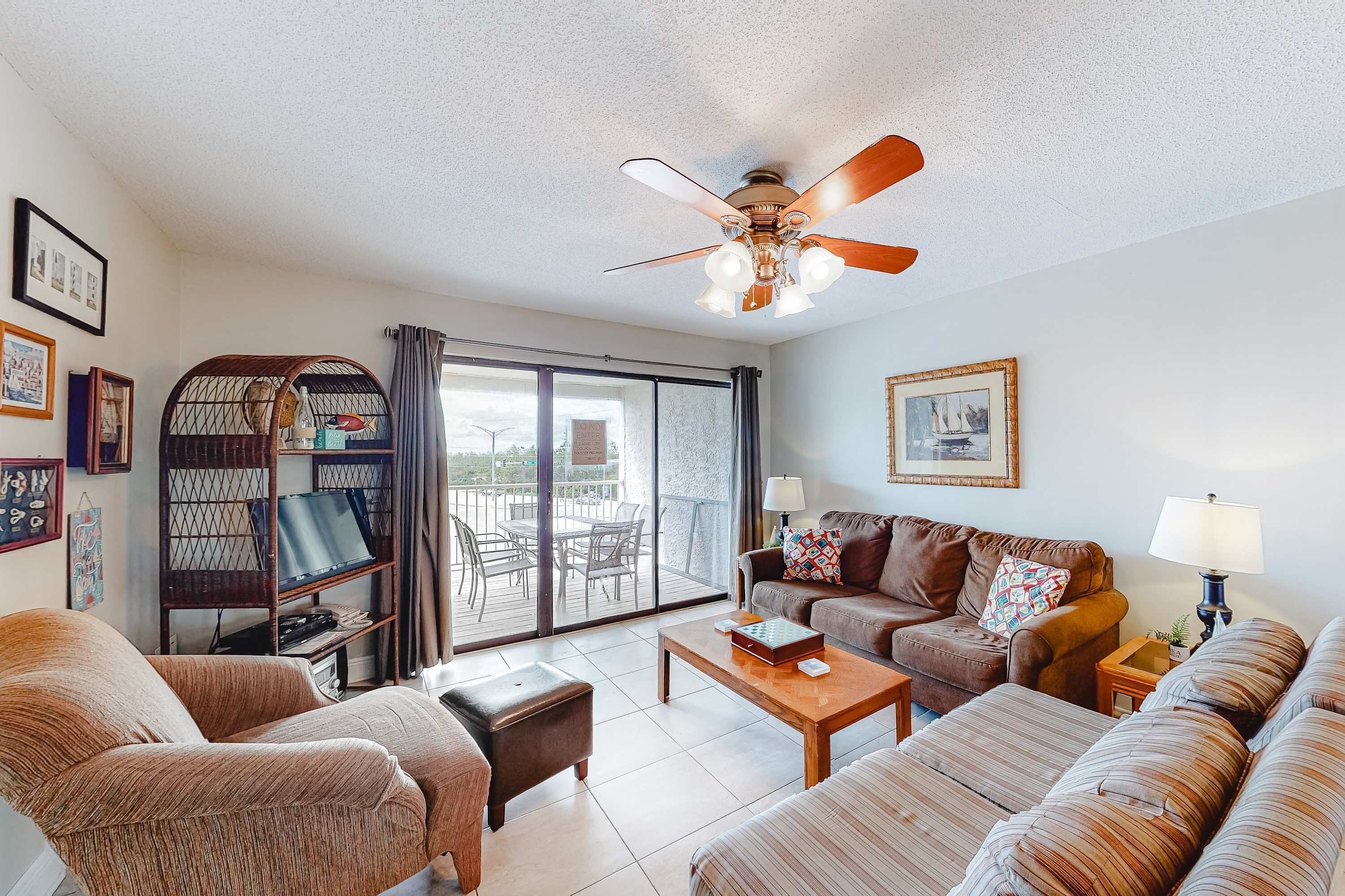 TV, DVD player, offices