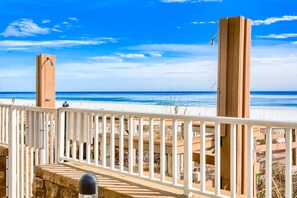 Property grounds - Gulf-front condo with pool, hot tub, sauna, gym, AC, cable, & washer/dryer (Orange Beach)