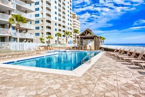 Pool - Gulf-front condo with pool, hot tub, sauna, gym, AC, cable, & washer/dryer (Orange Beach)