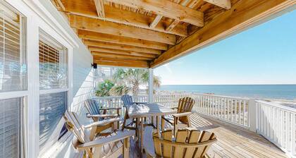 Beachfront home with gorgeous Gulf view, boardwalk, 3 decks & pool access