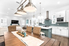 Dining - Azure! Sleeps 22 ! Golf Cart ! Beach Access ! Pool! (Destin)