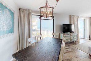 Dining - Gulf-Front 6th-Floor Condo w/Balcony, Shared Pool, Hot Tub - Snowbird-Friendly (Orange Beach)