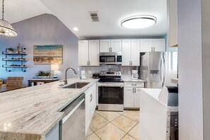 Fridge, microwave, oven, stovetop - Oceanfront Condo w Shared Pool, Ocean View, High-Speed WiFi, and Central AC (Orange Beach)