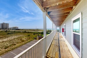 Property grounds - Updated condo with Gulf & river views & pool - across from beach & near dining (Orange Beach)