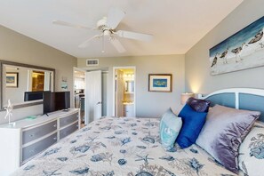 2 bedrooms, iron/ironing board, WiFi, bed sheets - Updated condo with Gulf & river views & pool - across from beach & near dining (Orange Beach)