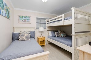 2 bedrooms, iron/ironing board, Internet, bed sheets - Coastal condo with special fall & winter rates (Orange Beach)