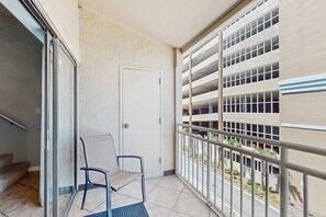 Property grounds - Snowbird-friendly, 1 BR Gulf side condo with 4 outdoor pools (Orange Beach)
