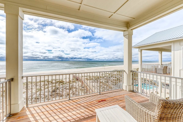 Property grounds - Luxurious Gulf-front home w private plunge pool, steps from the beach (Orange Beach)