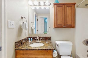 Shower, hair dryer, towels - Cozy, beachfront condo w/ multiple shared pools, fitness center, & grilling area (Orange Beach)