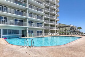 Pool - Gulf front condo w/ beach access & shared pool - group & snowbird-friendly (Orange Beach)
