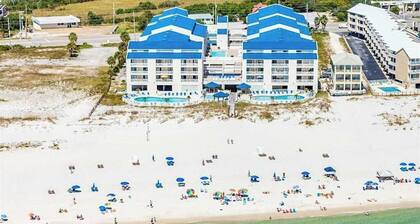 Gulf view condo w/ a full kitchen, private balcony, shared pools, & tennis court