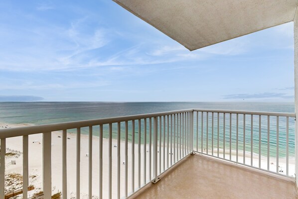 Property grounds - Gulf-front condo with balcony, hot tub & pools - snowbird-friendly (Orange Beach)