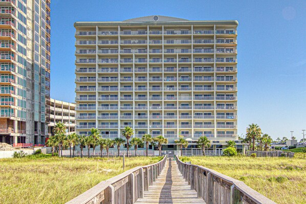 Exterior - Gulf-front penthouse condo with pool, hot tub, & sauna - on the beach (Orange Beach)