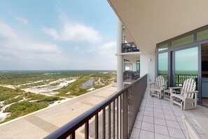 Property grounds - Spacious condo with pool, hot tub, tennis courts, & sauna (Orange Beach)