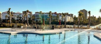 Modern beach house with porches, private washer and dryer- walk to the beach