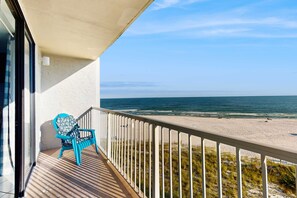 Property grounds - 5th- floor condo with on-site beach access, 3 pools, sauna, & BBQ area (Orange Beach)