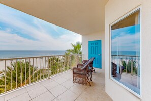 Property grounds - Beachfront condo with Gulf views, indoor & outdoor pools, gym & sauna (Orange Beach)