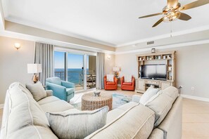 TV - Stunning corner condo with, shared pools, hot tub, gym, beach access & balcony (Orange Beach)