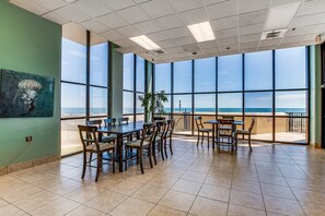 Dining - Renovated beachfront condo with balcony, central AC, pool, hot tub & tennis (Orange Beach)