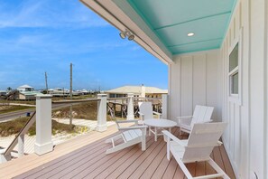 Terrace/patio - Gulf-Front Oasis: Rooftop Heated Pool, Elevator & Dog-Friendly! (Dauphin Island)