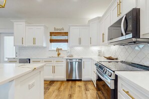 Fridge, microwave, oven, stovetop - Gulf-Front Oasis: Rooftop Heated Pool, Elevator & Dog-Friendly! (Dauphin Island)