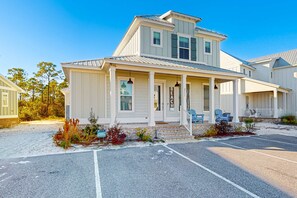 Exterior - Upscale beachside dog-friendly home near the beach with grill, washer,dryer & AC (Orange Beach)