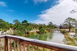 Property grounds - Friendly Duplex w/ Full Kitchen, Central AC, Washer/Dryer, & High-Speed WiFi! (Dauphin Island)