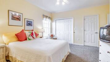4 bedrooms, internet, bed sheets