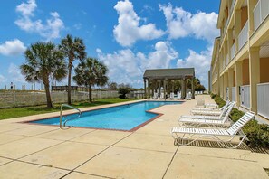 Pool - Gulf-front condo w/ lock-out feature, shared pools & amazing views (Dauphin Island)