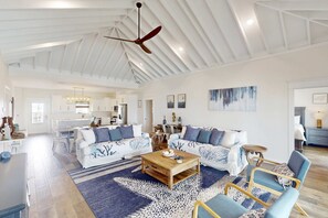 TV - 2 dog-friendly beach houses right on the sand w/private heated pool & elevator (Dauphin Island)