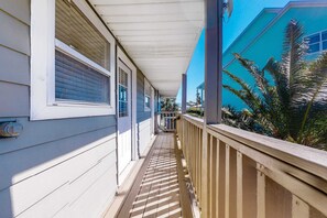 Property grounds - Dog-Friendly Bayfront Getaway w/ Two Kitchens, Free WiFi, & a Great Location! (Dauphin Island)
